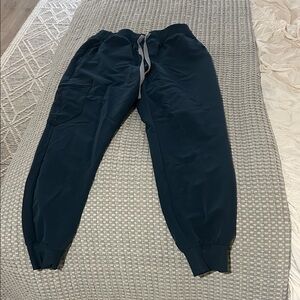 Figs Scrub set - women’s small, joggers and top